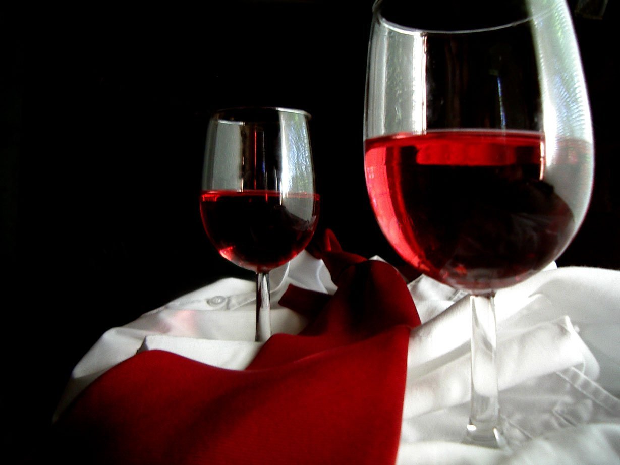 wine-glasses-red
